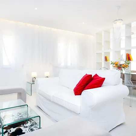 Crystal Apartment *